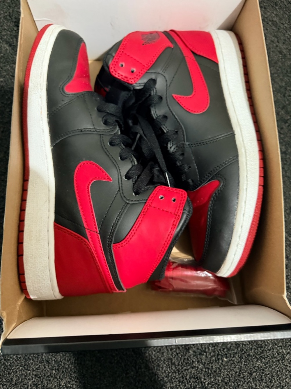 Nike Air Jordan 1 High- Black/Red